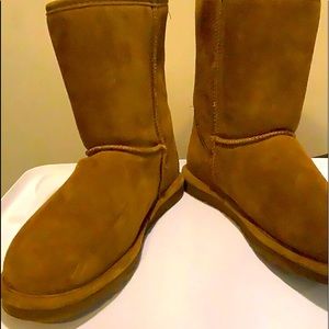 BearPaw boots size 10/11